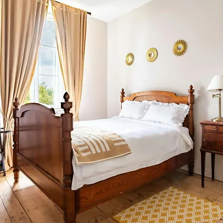 Charming Manor Nestled In Charente Vineyards بيت للعطل *