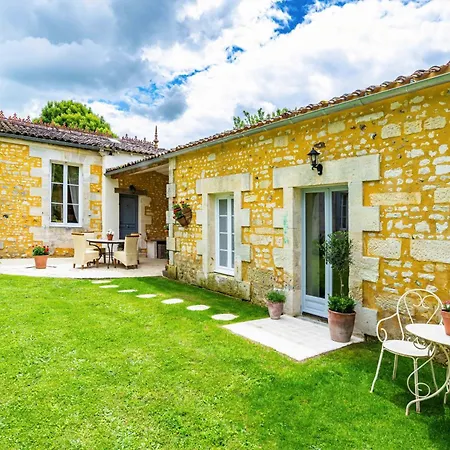بيت للعطل Charming Manor Nestled In Charente Vineyards *