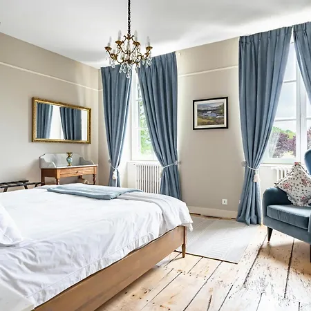 Charming Manor Nestled In Charente Vineyards *