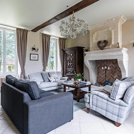 Charming Manor Nestled In Charente Vineyards