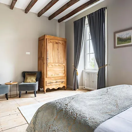 Charming Manor Nestled In Charente Vineyards بيت للعطل