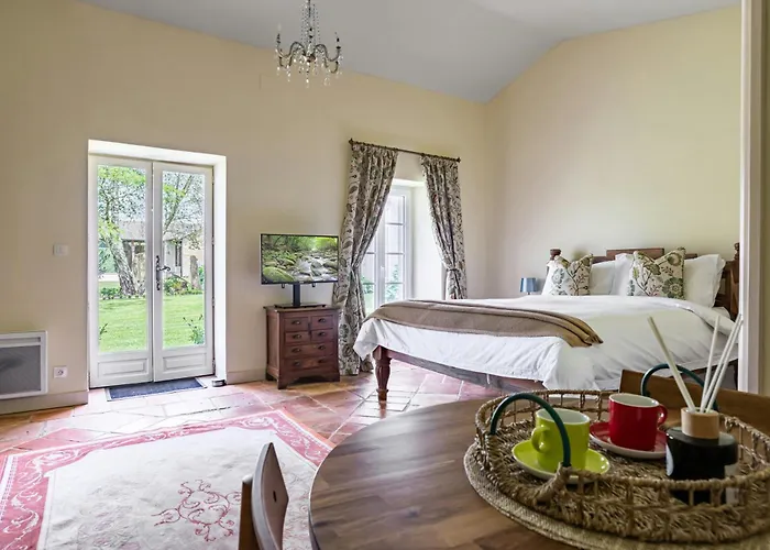 Charming Manor Nestled In Charente Vineyards * Ozillac