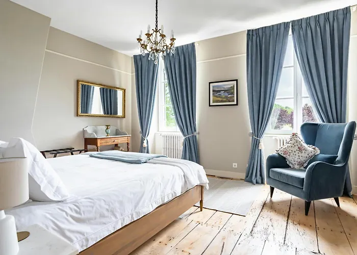 Charming Manor Nestled In Charente Vineyards *