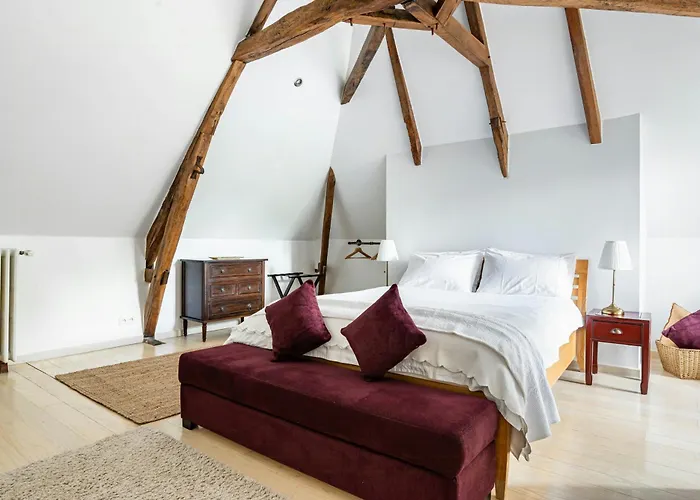 Charming Manor Nestled In Charente Vineyards Ozillac