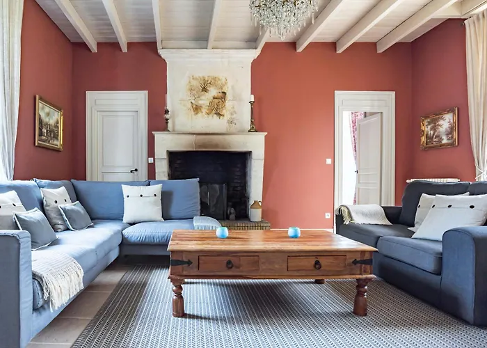 Charming Manor Nestled In Charente Vineyards Prázdninový dům Ozillac