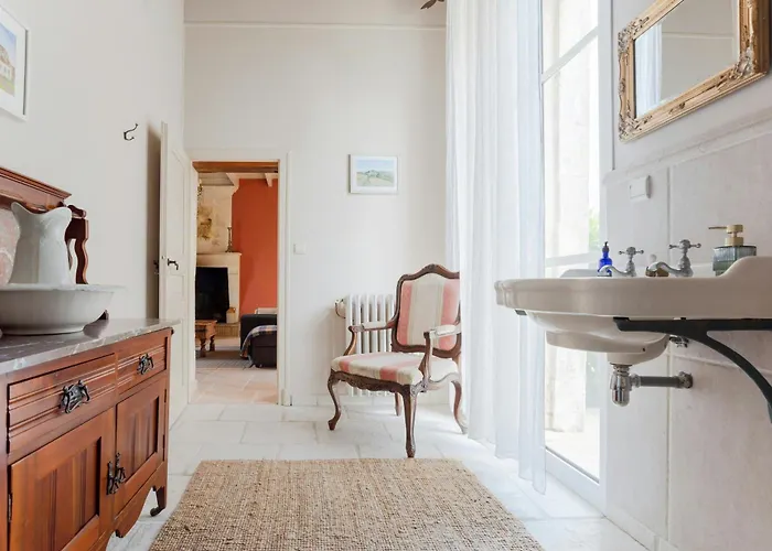 Charming Manor Nestled In Charente Vineyards Prázdninový dům *