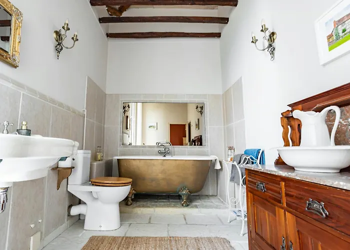 Charming Manor Nestled In Charente Vineyards